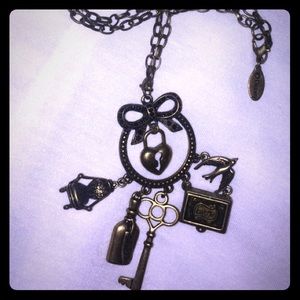 NWOT Disney Alice in wonderland charm necklace